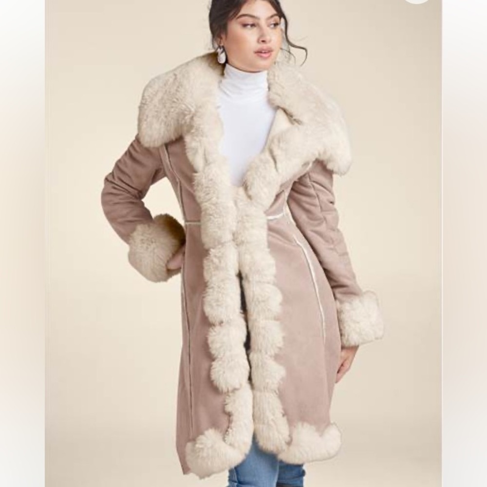 Venus coat NWOT
